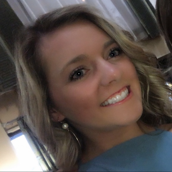 Haley Revere - Poshmark Profile Picture of Haley Revere (@hrevere1) on Poshmark