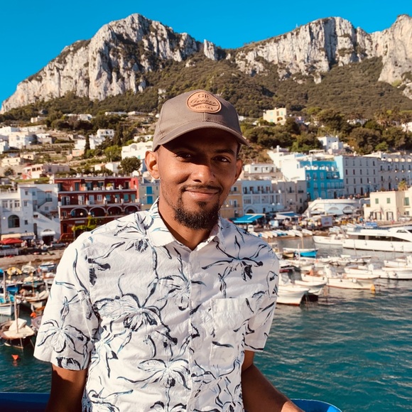 Profile Picture of Ivan Disla (@ivand12) on Poshmark