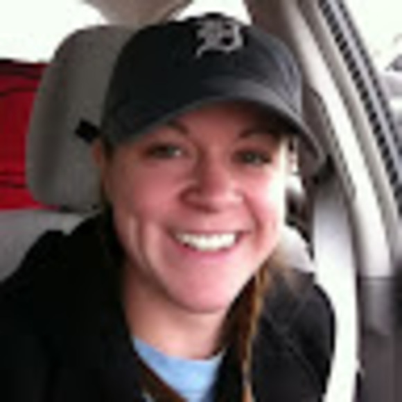 Profile Picture of Emily Wolfe (@emilywolfe508) on Poshmark