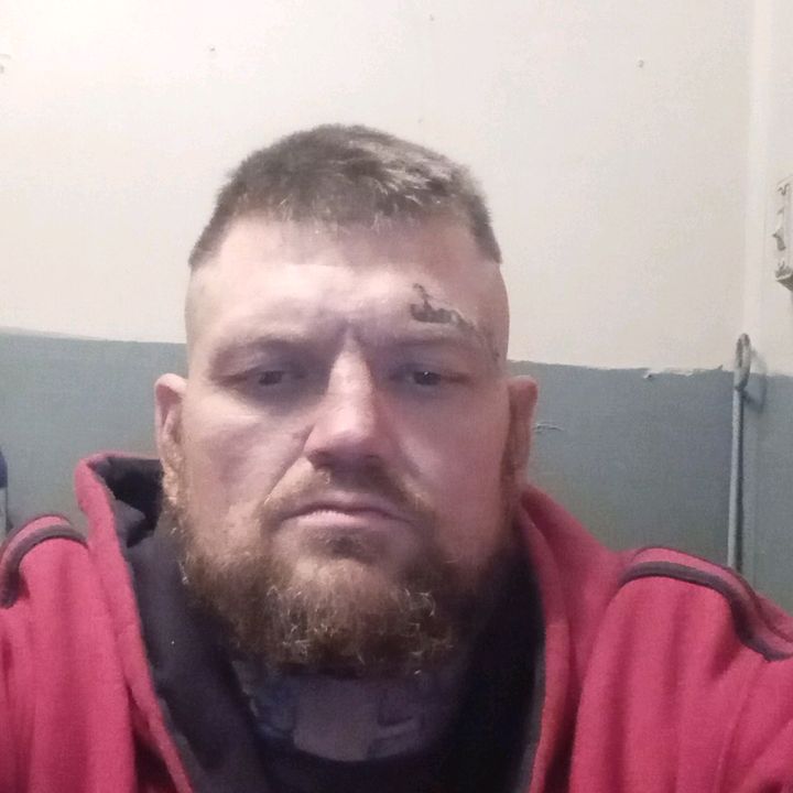 Profile Picture of aaronglore (@aaronglore) on Tiktok