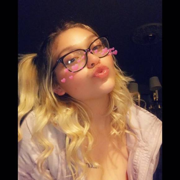 Profile Picture of Lilly Adkinson (@lillyadkinso912) on Poshmark