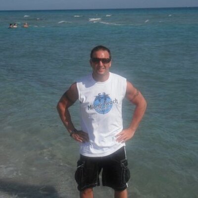 Profile Picture of John Bertone (@LQQKATTHAT) on Twitter