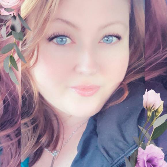 Profile Picture of Amber Scouller (@alscouller) on Poshmark