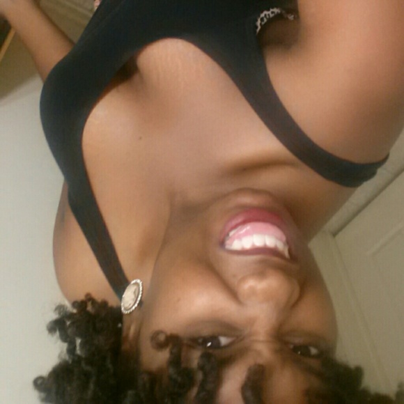 Profile Picture of Kimberly Gillens (@krgillens) on Poshmark