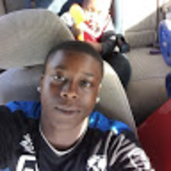 Profile Picture of Deandre Chandler (@deandrechandler) on Poshmark