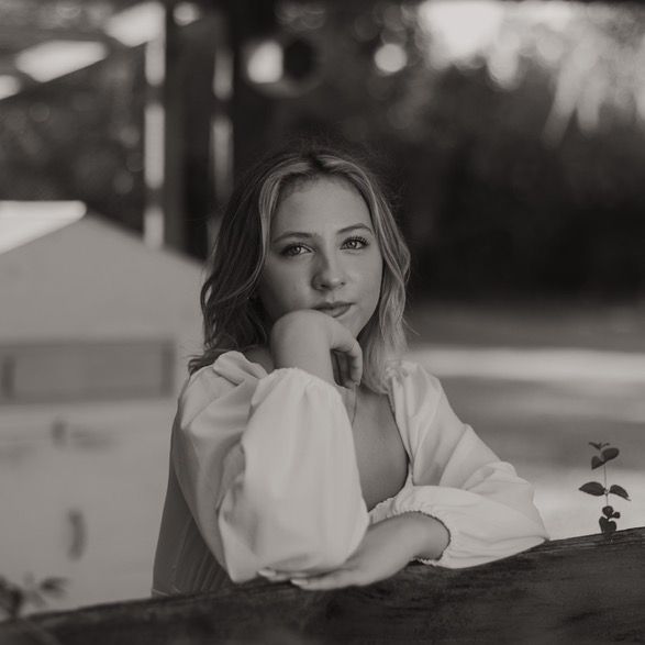 mia - Tiktok Profile Picture of mia (@mia.vanbuskirk) on Tiktok