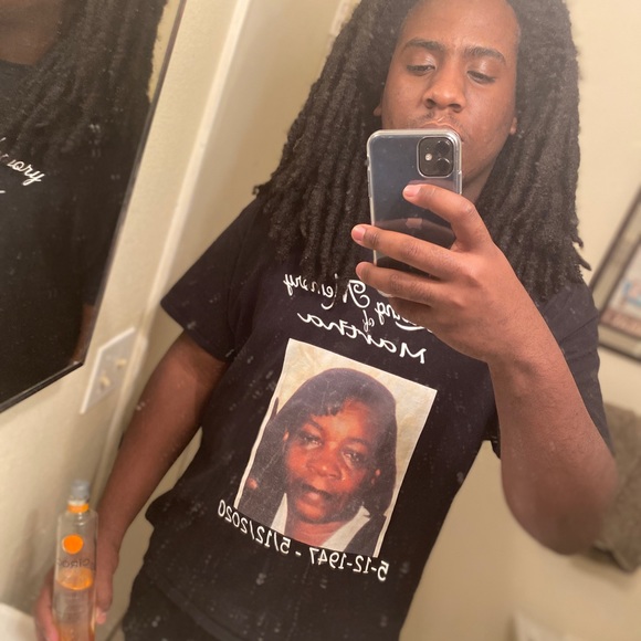 Profile Picture of Anthony Hicks (@anthonyhicks469) on Poshmark