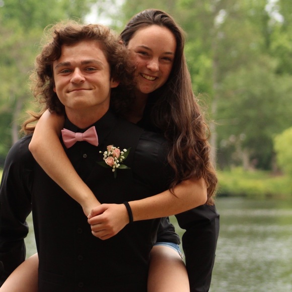 Profile Picture of Grace Dunmire (@gracedunmire) on Poshmark