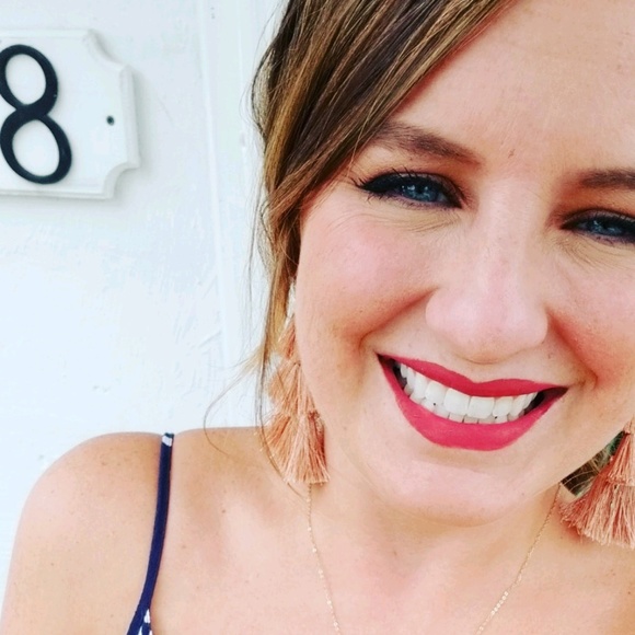 Profile Picture of Emily Coriell (@emcoriell) on Poshmark