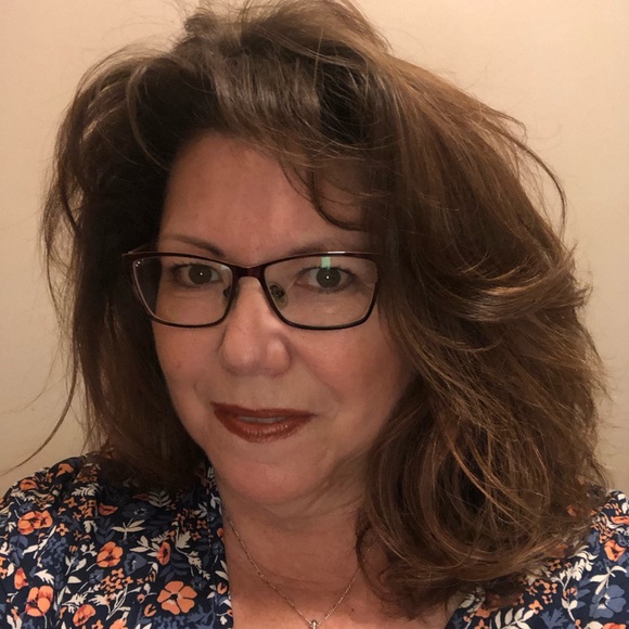 Profile Picture of Bev Haydon (@b_haydon) on Poshmark