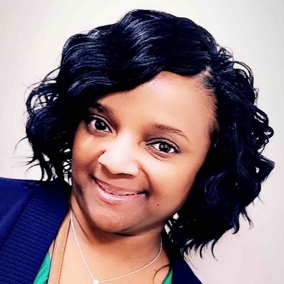 Profile Picture of Jacqualine Quick (@quickjc) on Poshmark