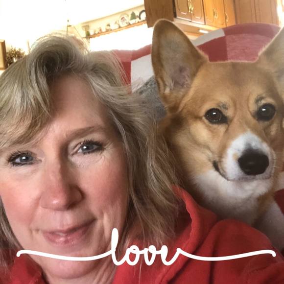 Profile Picture of Wendy Storkamp (@whstorkamp) on Poshmark