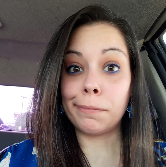 Profile Picture of Krystal Lieberum (@knikkole10) on Poshmark