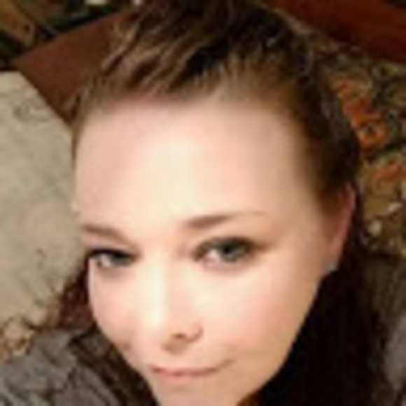 Profile Picture of Misty Sisson (@sentermisty7) on Poshmark