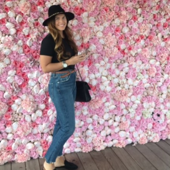 Profile Picture of Meg Sullivan (@mks2488) on Poshmark