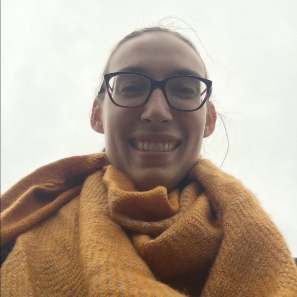 Profile Picture of Hannah Kehe (@hahaharp7) on Poshmark