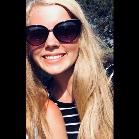 Profile Picture of Maddy Schwieger (@maddyschwieger) on Poshmark