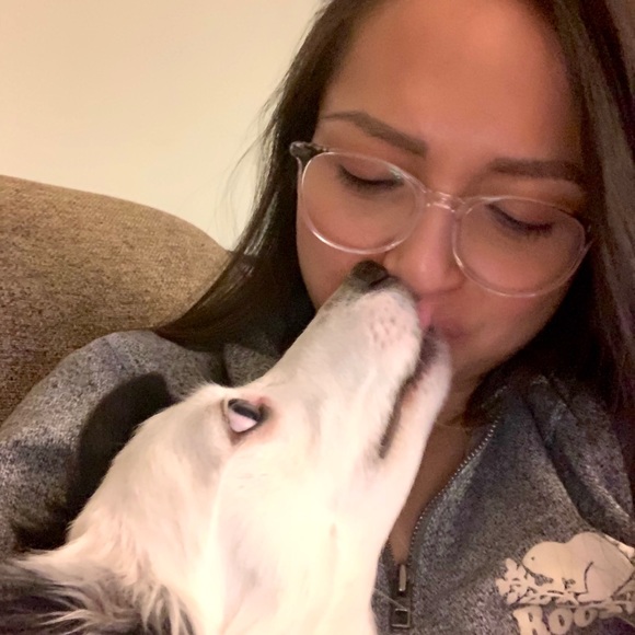 Profile Picture of Priscilla Bulandres (@pbully10) on Poshmark