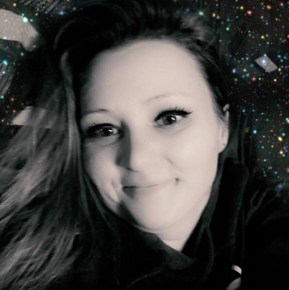 Profile Picture of Lacey Fuhrer (@lacem19) on Poshmark