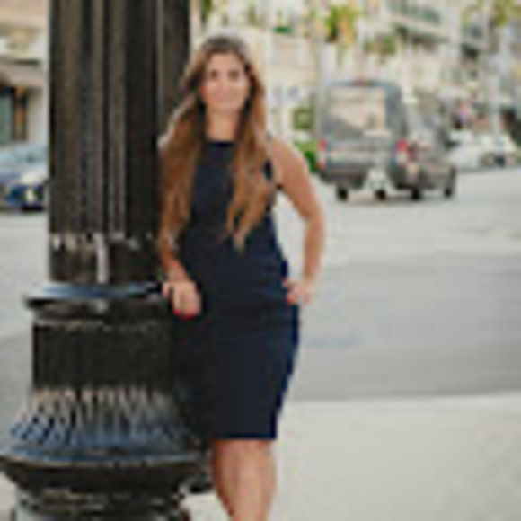 Profile Picture of Nichole Daniels (@ndaniels30) on Poshmark
