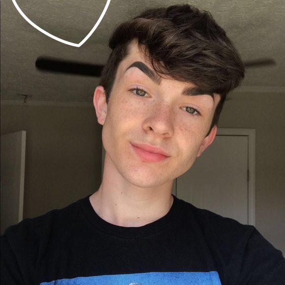 Profile Picture of James Underwood (@jamesu2002) on Poshmark