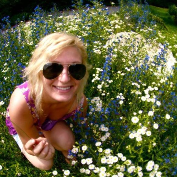 Profile Picture of Erika Friedman (@vintageblonde05) on Poshmark