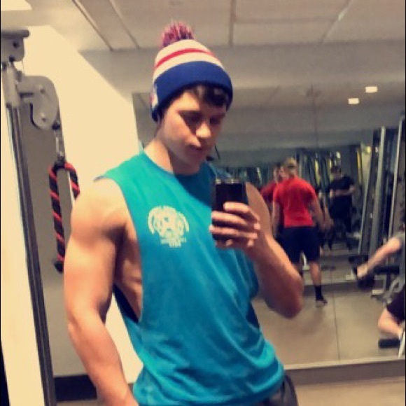 Profile Picture of Andrew Strobach (@andrewstrobach) on Poshmark