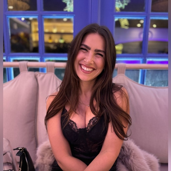 Profile Picture of Alexandria Hardcastle (@kidscuddi) on Poshmark