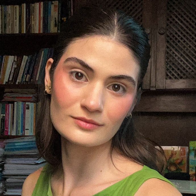 Profile Picture of Julia Rezende (@juliarezender) on Tiktok