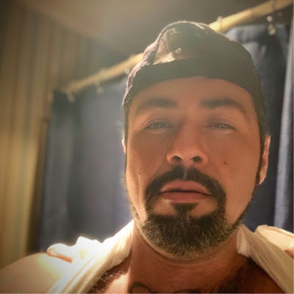 Profile Picture of Daniel Romero (@danielromeroc39) on Poshmark