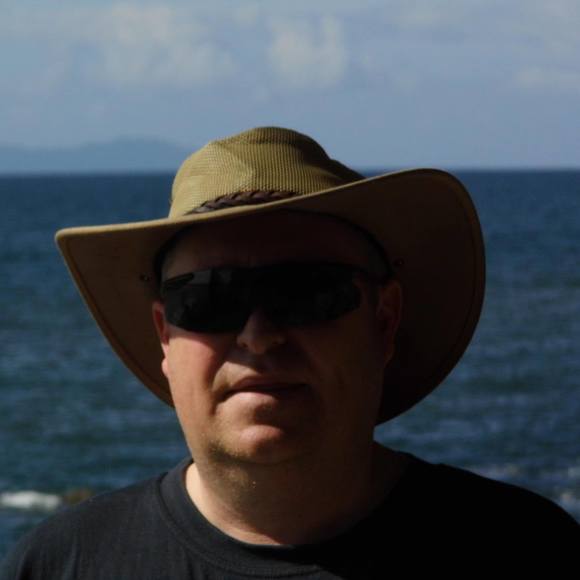 Profile Picture of William Sim (@ginaetwill) on Poshmark