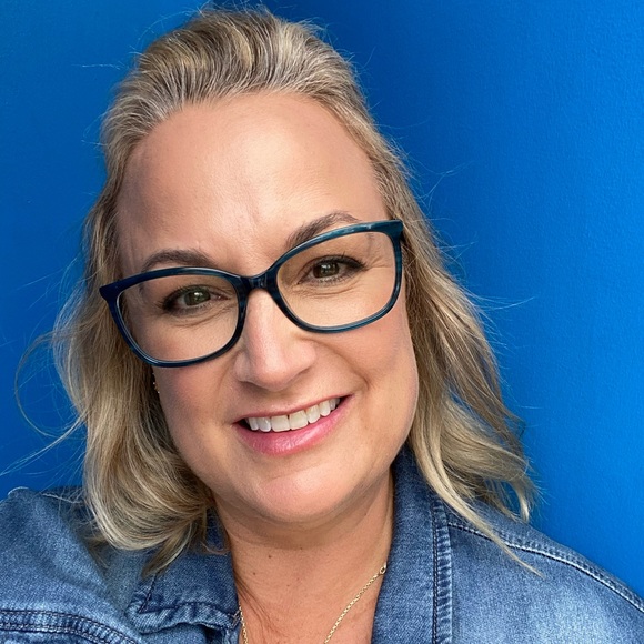 Ericka Utz - Poshmark Profile Picture of Ericka Utz (@erickautz) on Poshmark