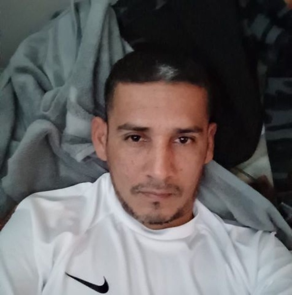 Profile Picture of Richard Flores (@rf19pineda) on Poshmark