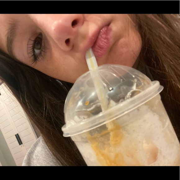 Profile Picture of Michaela Leberte (@michaelaleberte) on Poshmark