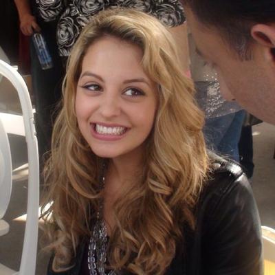 Profile Picture of Caroline Grayson (@MorphingTrex) on Twitter