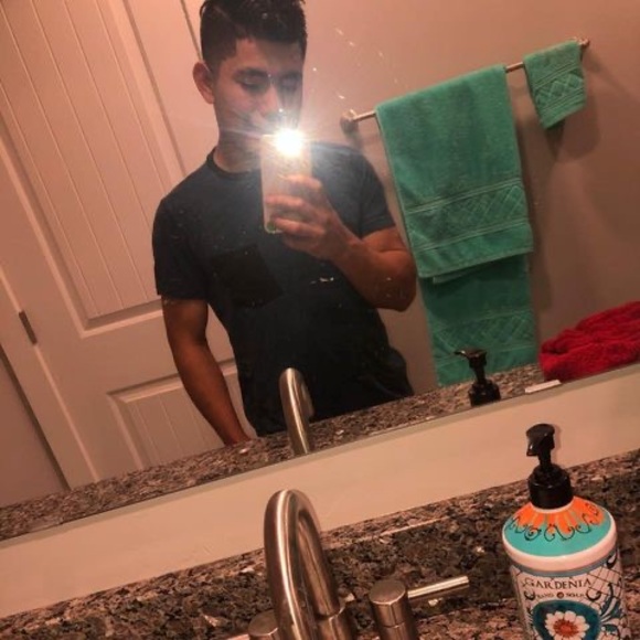 Profile Picture of Misael Ramirez (@misaelramire207) on Poshmark