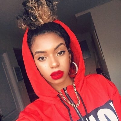 Profile Picture of Pumpumtootight (@LaurenLindo) on Twitter