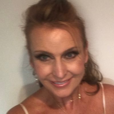 Profile Picture of Rhonda Williamson (@RhondaW18192212) on Twitter