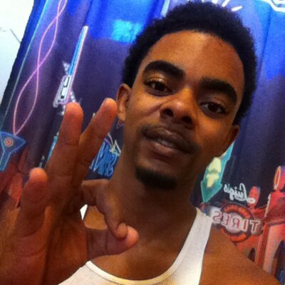 Profile Picture of Byron James (@_byron___) on Twitter