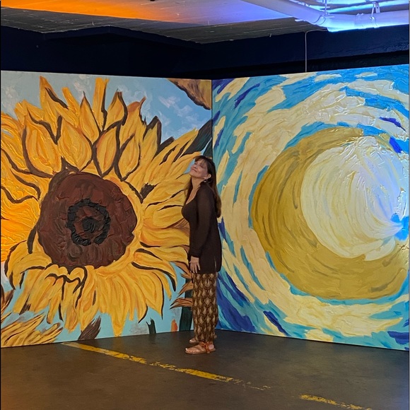 Profile Picture of Roberta Morsea (@gloryinhismidst) on Poshmark