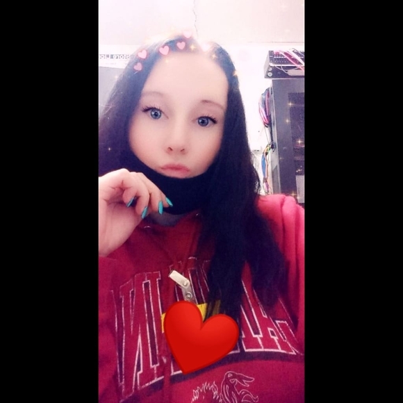 Profile Picture of Brooklyn Picciotti (@b_picciotti) on Poshmark