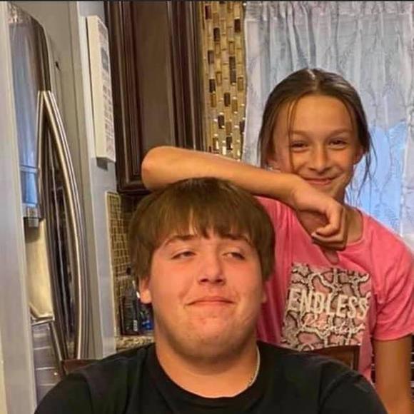 Profile Picture of Daniel Browning iv (@danielbrowni487) on Poshmark