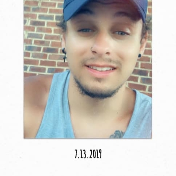 Profile Picture of Ricky Mohr (@rrm0618) on Poshmark