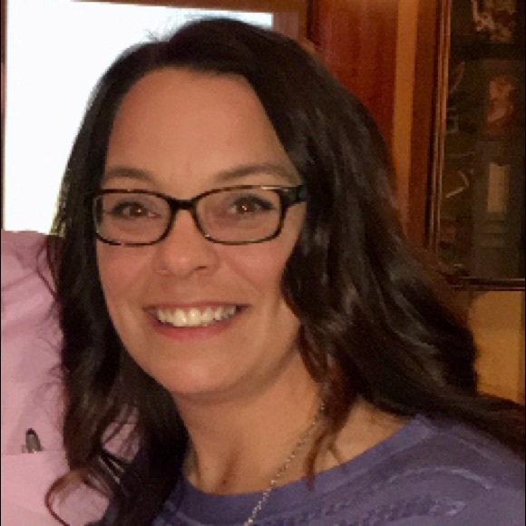 Profile Picture of Marshawn Gubbels (@marshawngubbels) on Poshmark