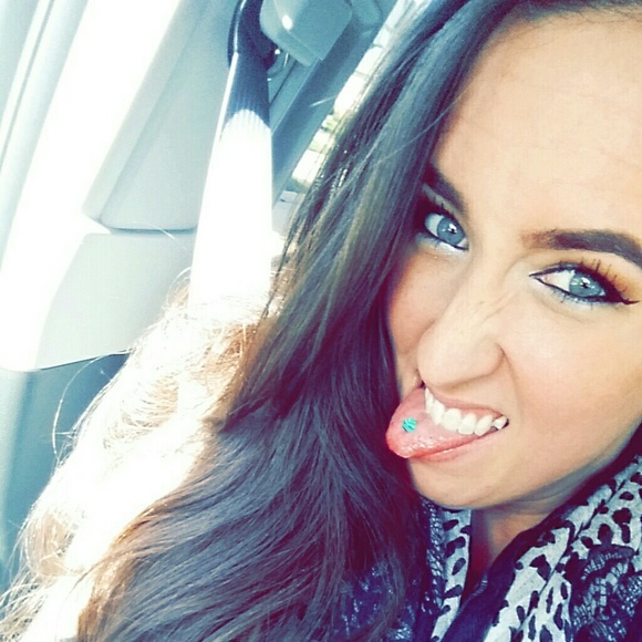 Profile Picture of Alexandra Chopek (@af_wife11) on Poshmark