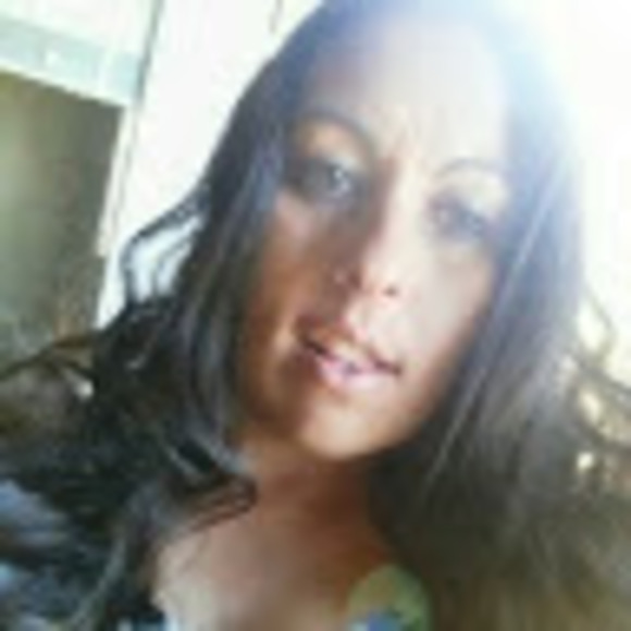 Profile Picture of Crystal Osburn (@krhmm9) on Poshmark