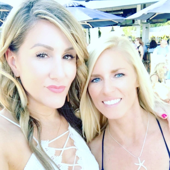 Profile Picture of Maura Brennick (@maurarita) on Poshmark