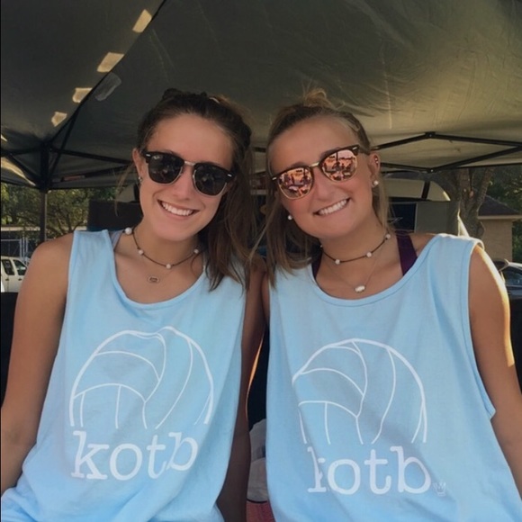 Profile Picture of Taylor Krenzelok (@tkrenz) on Poshmark