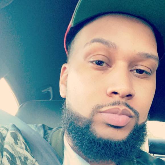 Profile Picture of James Crane (@mrceezy5) on Poshmark