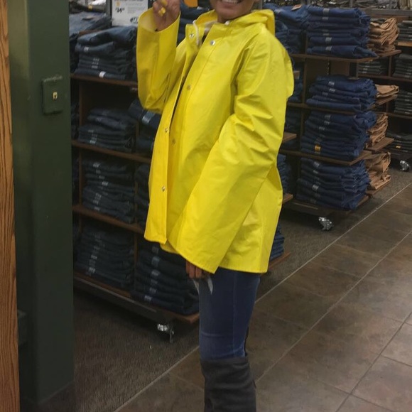 Profile Picture of Alexia Thomas (@lexxboutique) on Poshmark